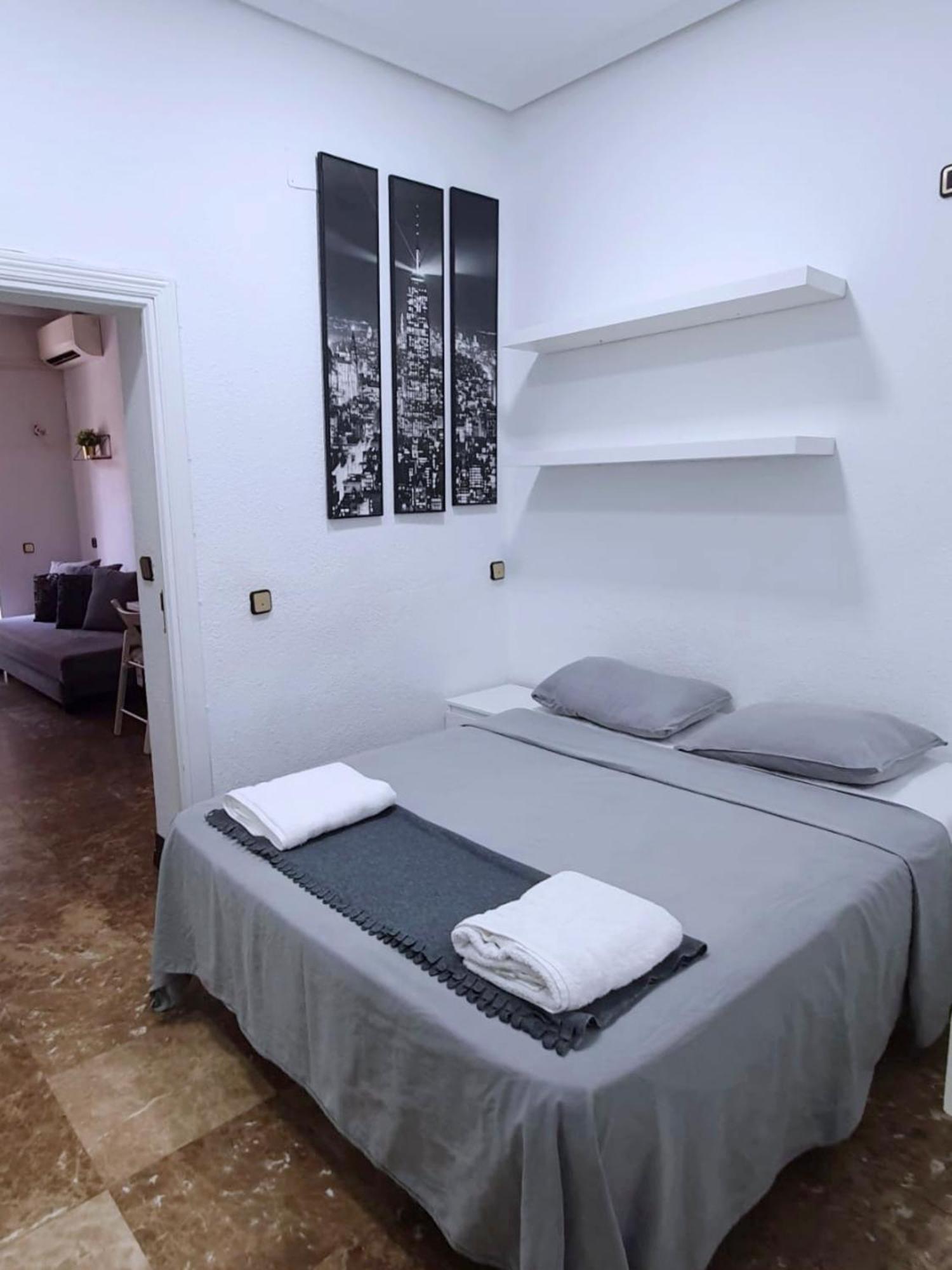 Apartamentos Econostay Fuencarral 马德里 外观 照片